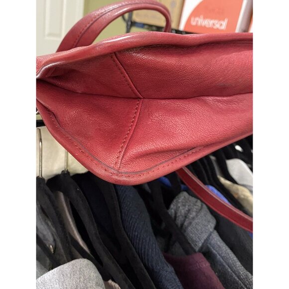 Fossil Red Leather Crossbody Shoulder Bag With Gold-Tone Hardware & Key Accent - Picture 10 of 12